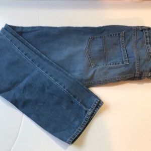 Hello I’m selling boy pants size 16h